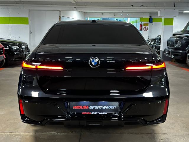 BMW seria-7 2022 5.JPG